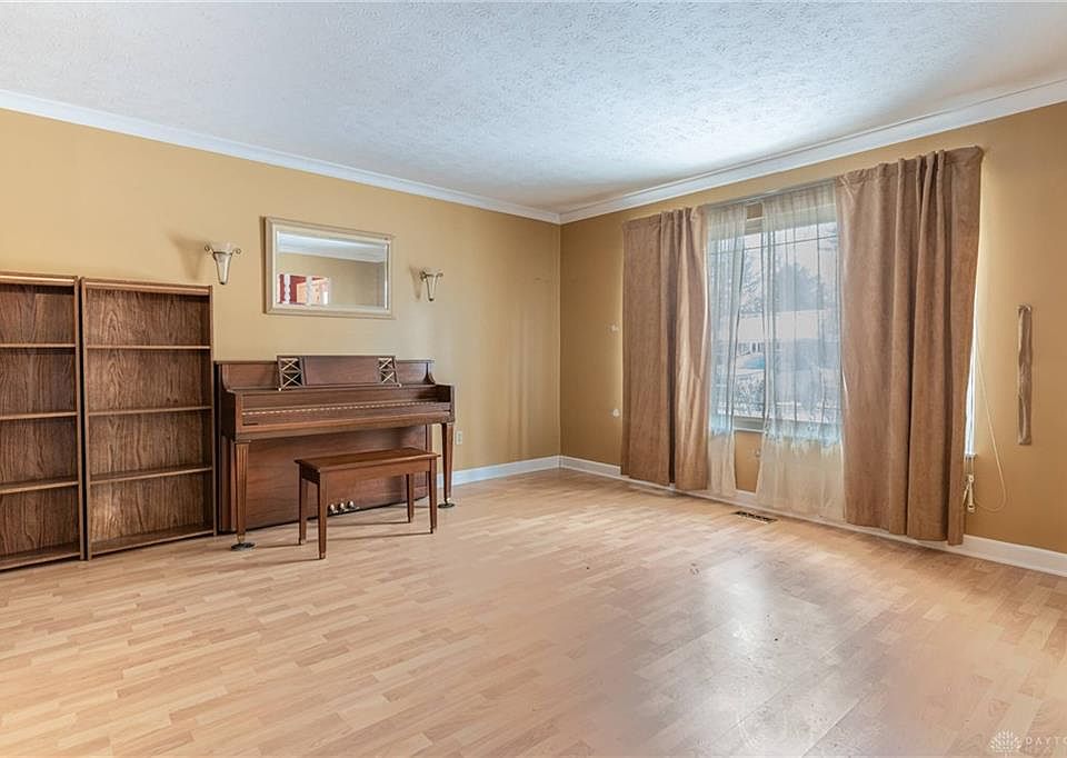 8200 Dr, Dayton, OH 45458 Zillow