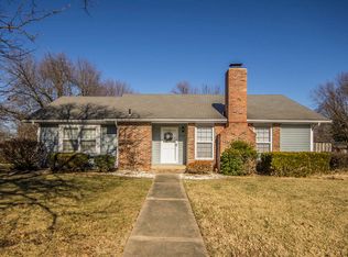 2745 E Meadowmere St, Springfield, MO 65804