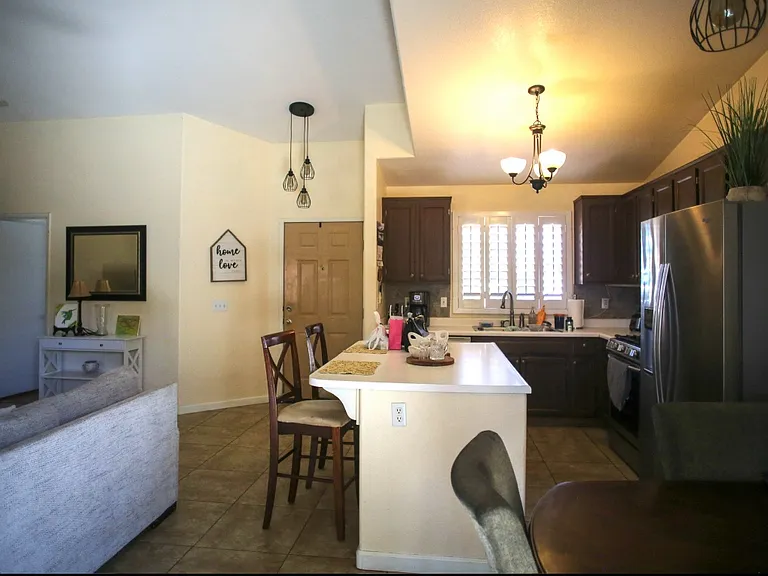 908 A Rioseco Dr — Photo 7