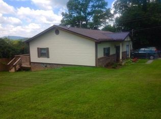 138 Green Acres Dr, Elizabethton, TN 37643