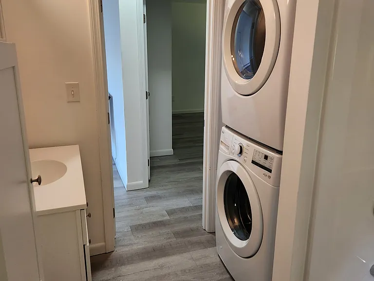 430 Grandview Ave #14 — Photo 7