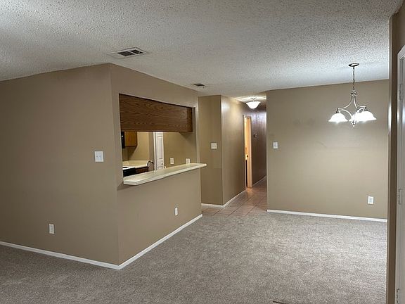 3rd image of 4701 Sausalito Dr