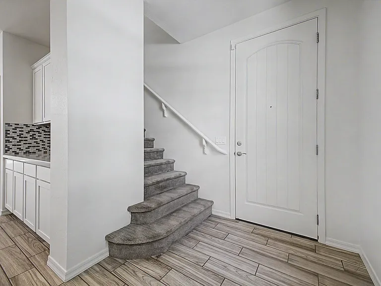 1575 W Marlin Dr — Photo 6