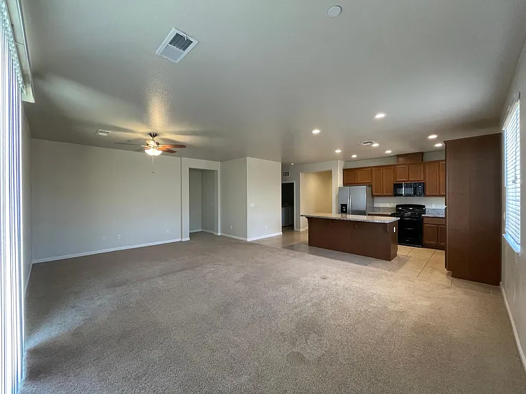 710 Marybelle Dr — Photo 3