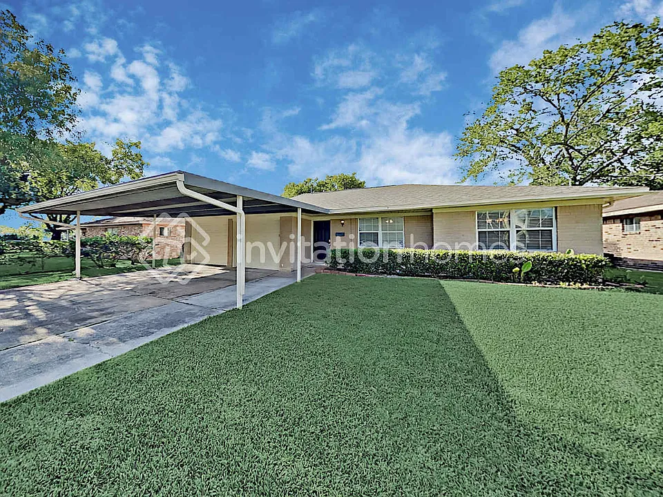 2705 Coy Dr