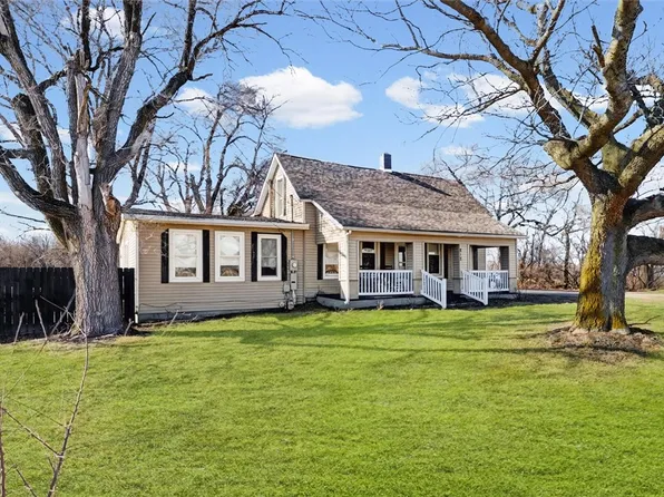 812 Brewer Rd, Danville, IL 61834