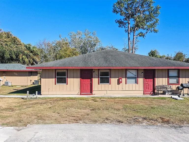 118 Oak Crest Dr NW — Photo 1