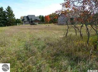 1013 Kent St, Lake Isabella, MI 48893