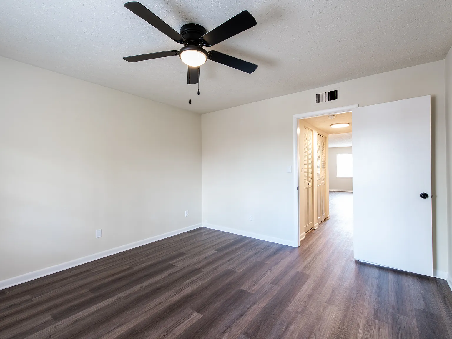 Grinstead Manor Apartments — Photo 3