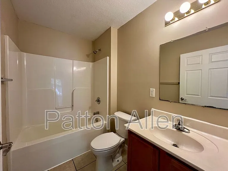 8 Zell Ln #A — Photo 17