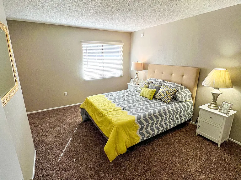 La Estancia Apartments — Photo 60