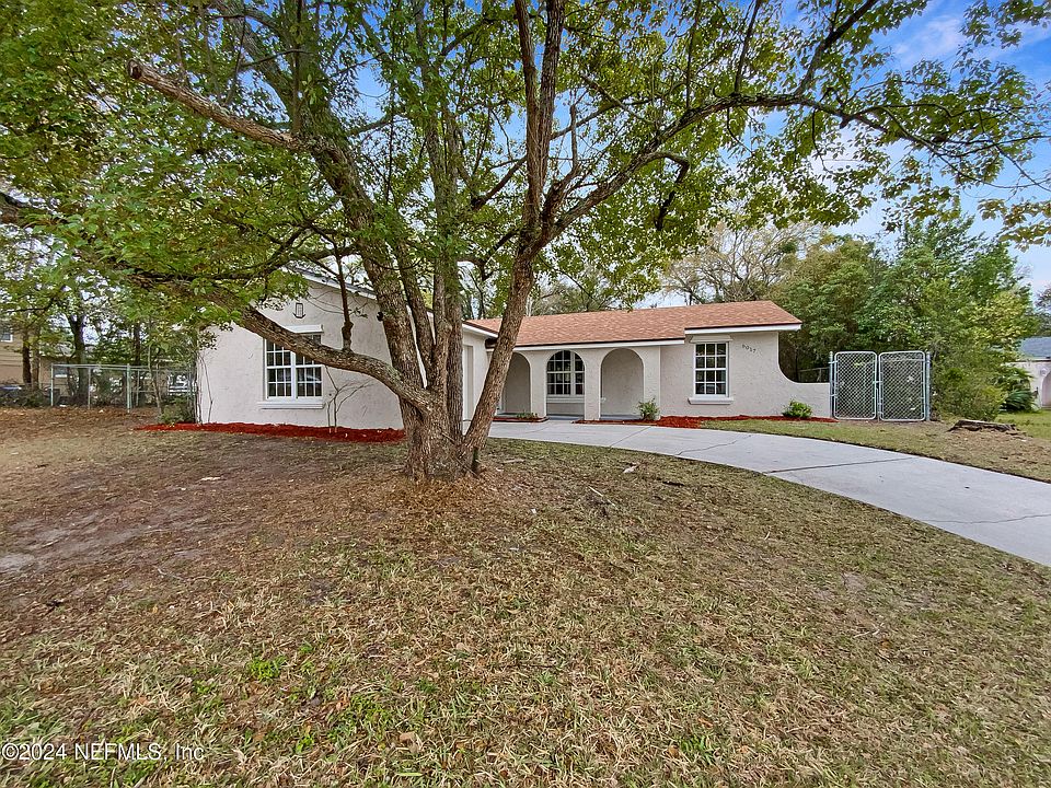1st image of 6017 TRIUMPH Lane W