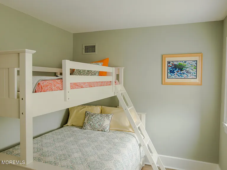 511 Asbury Ave #MAIN HOME — Photo 32