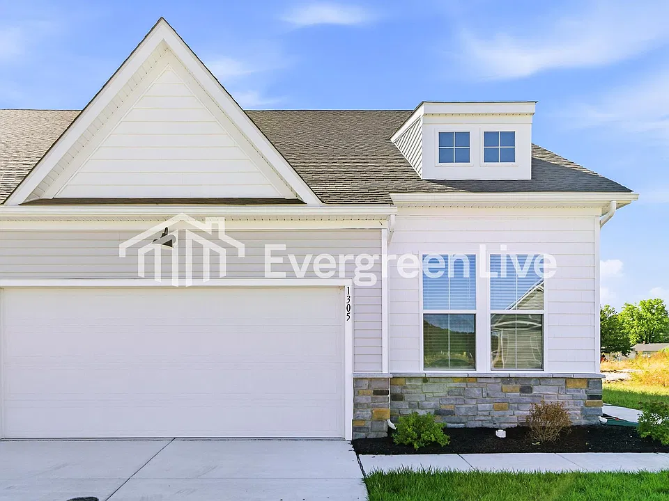 1305 Resort Blvd