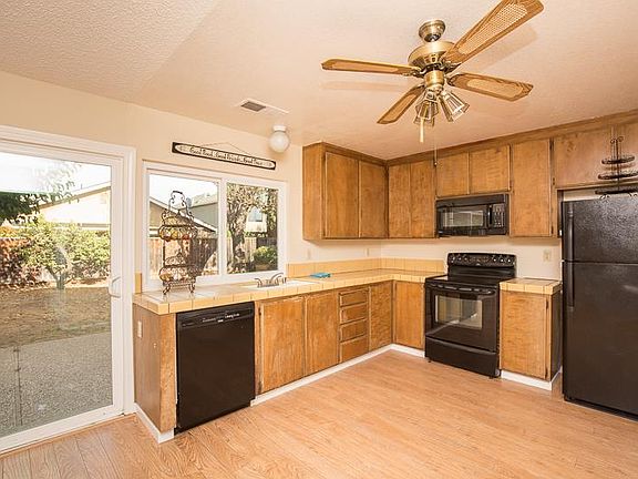 4th image of 17100 Pine Way