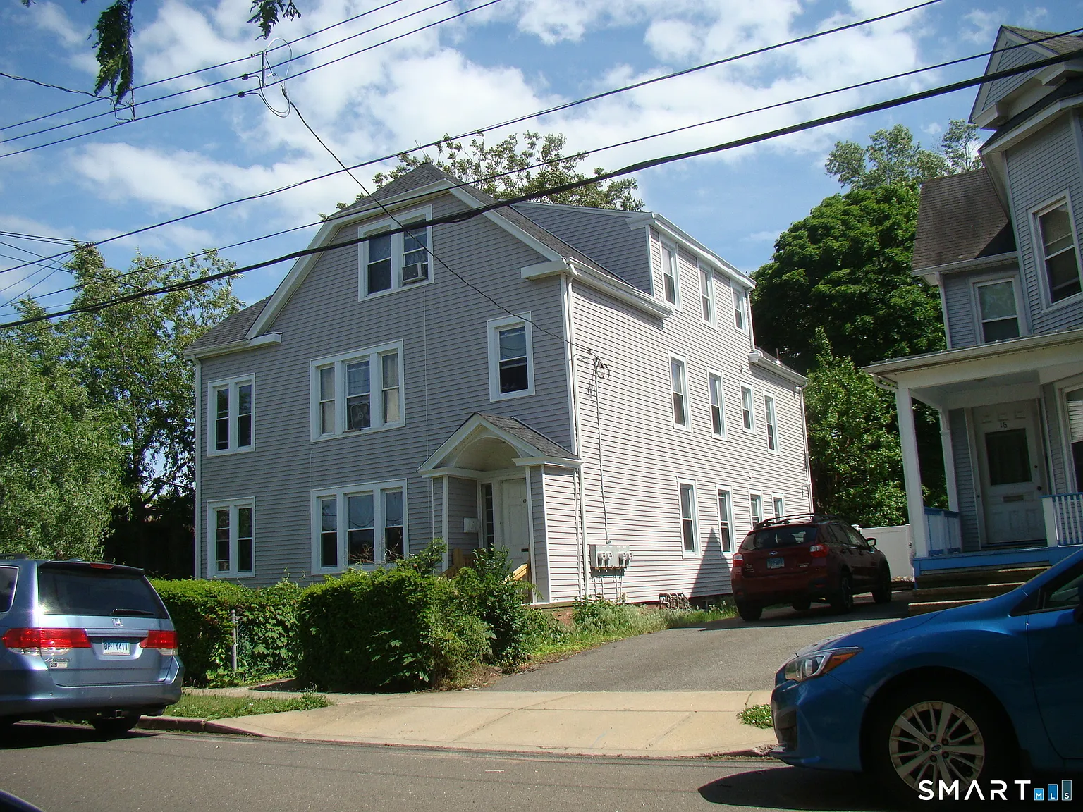 4 bed, 1.0 bath, 3240 sqft, $2,400 — Photo 1