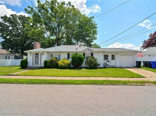 17 Gainer Ave, North Providence, RI 02911