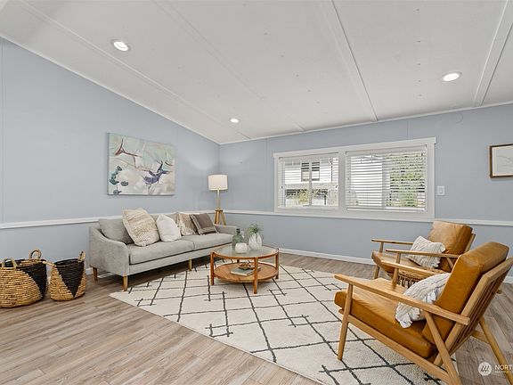 4th image of 8411 NE 144th Street