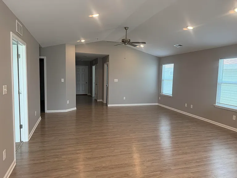 2320 Tanksley Way — Photo 2
