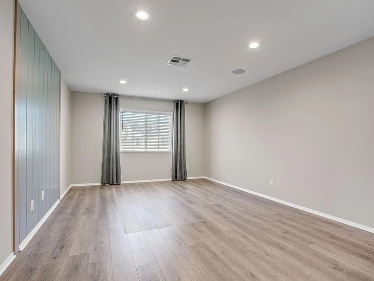 5605 Estrella Way — Photo 11