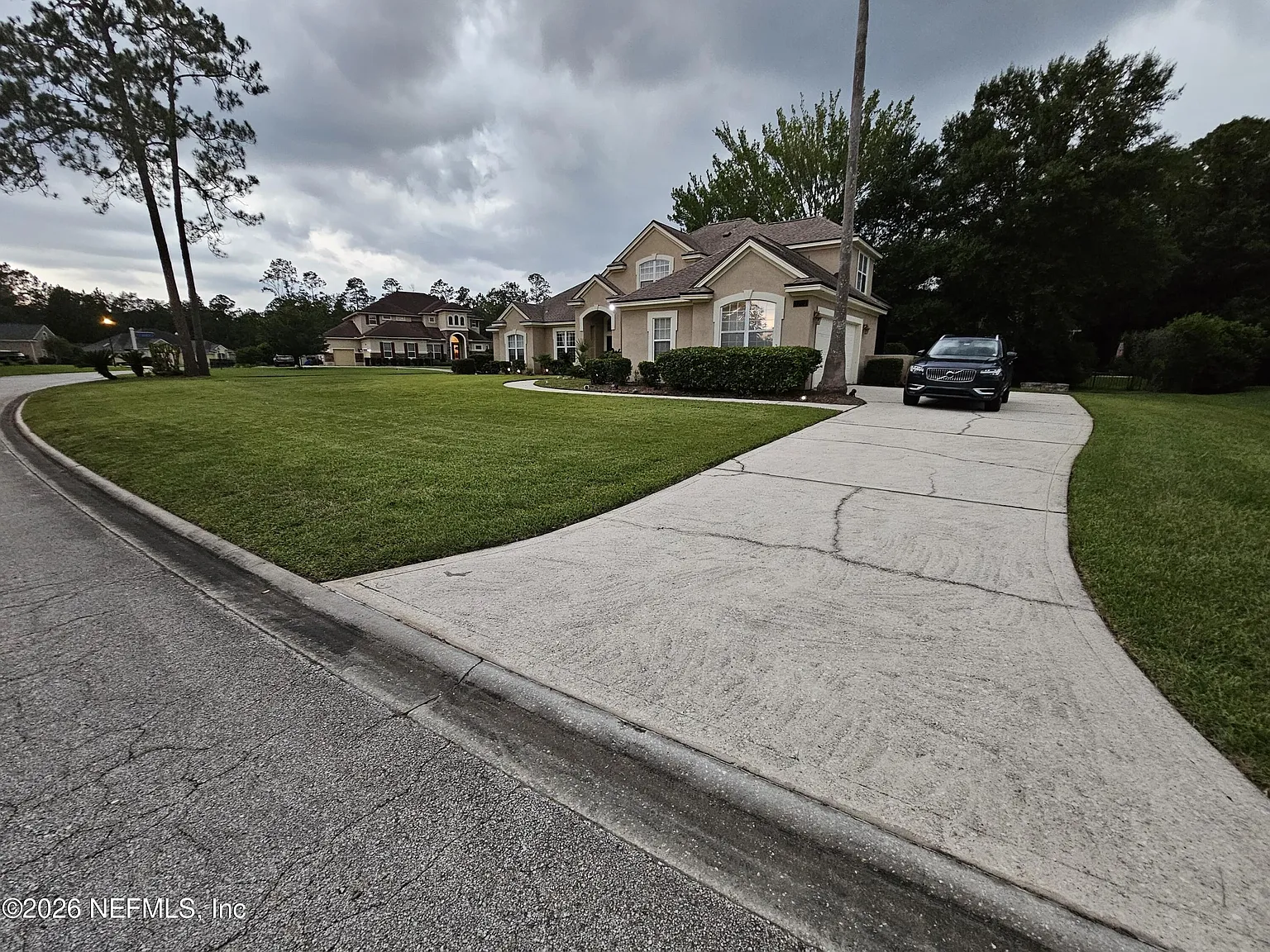 4 bed, 3.0 bath, 2586 sqft, $3,050 — Photo 2