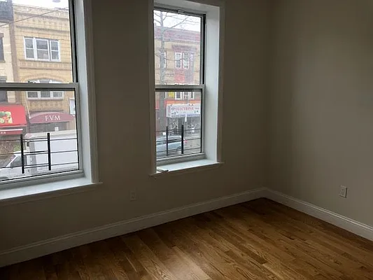 Rented by Alexander Bilu, LREB | media 21