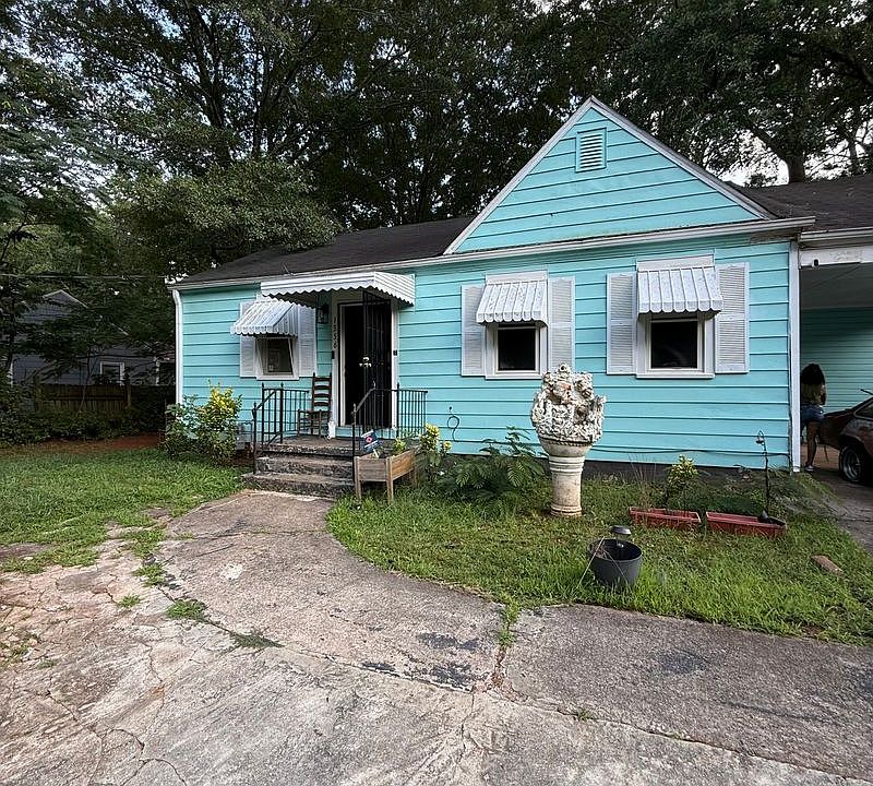 1st image of 1356 Almont Dr SW