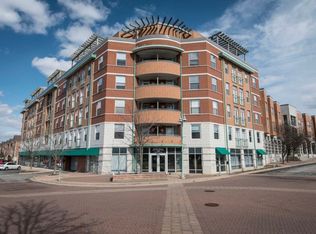 400 Village Cir UNIT 216, Willow Springs, IL 60480