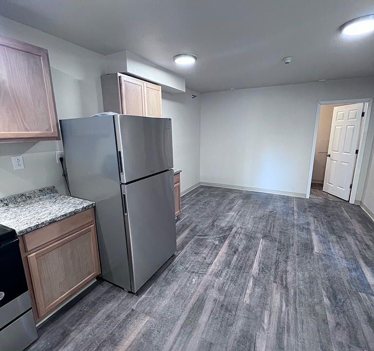 2nd image of 1082 W 26th Ave #22