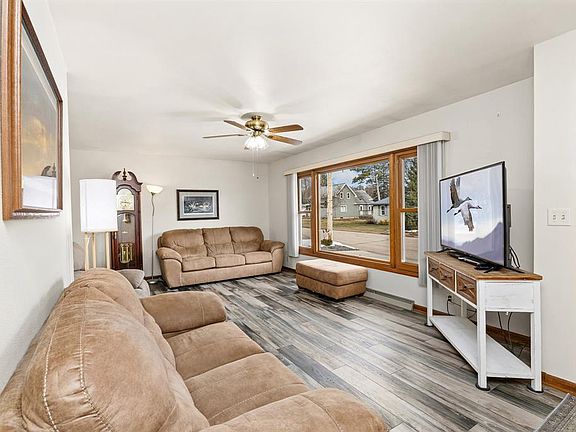 4th image of 804 Golf Road