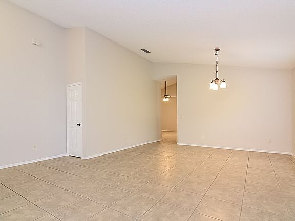 3rd image of 1070 Corkwood Dr