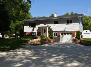 2S401 Gray Ave, Lombard, IL 60148