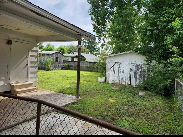 1832 Truman St — Photo 10