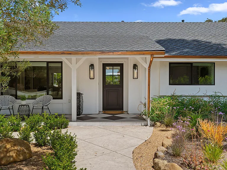 2402 Calle Montilla — Photo 39