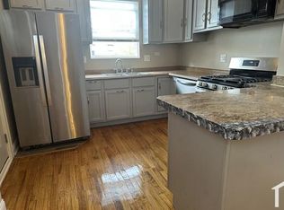 205 E Marquette Rd #2, Chicago, IL 60637