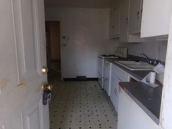 4th image of 1425 N Monroe Dr