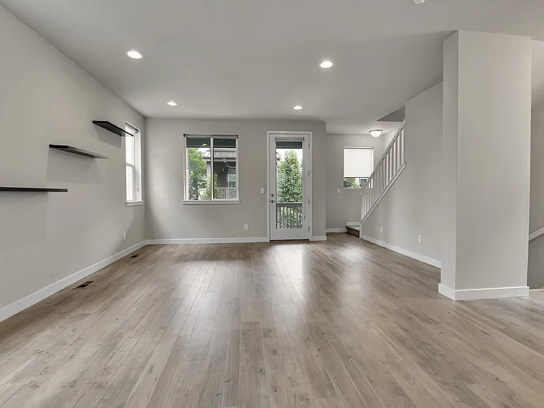 2350 S Troy Ct — Photo 5