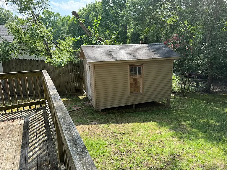 309 Avery Ave — Photo 10