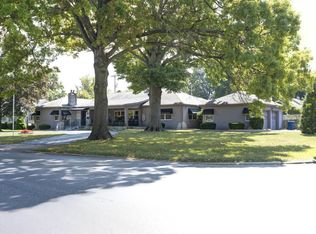 950 E Brookside Dr, Springfield, MO 65807