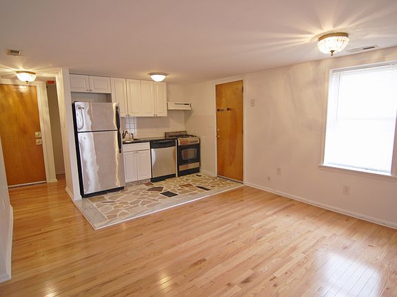 3rd image of 1527 S Broad St #3