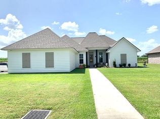 190 Le Belle Maison Dr, Raceland, LA 70394