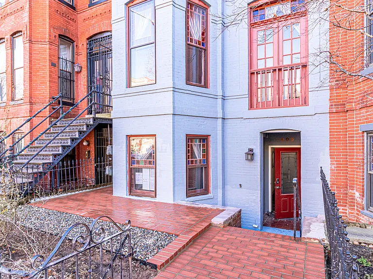 409 Constitution Ave NE #4 — Photo 2