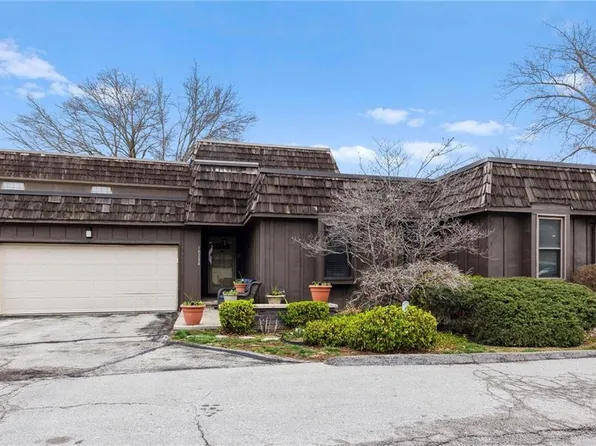 10234 Locust St, Kansas City, MO 64131