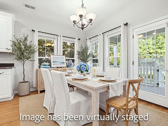 3rd image of 732 Dreamland Dr.
