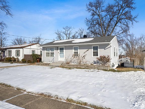 2nd image of 526 E Glenrose Ln