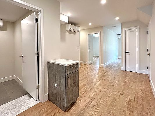 5th image of 21-09 73rd St #1