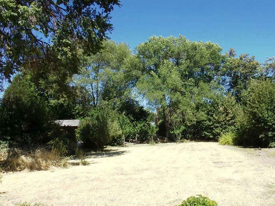 2nd image of 522 4th St