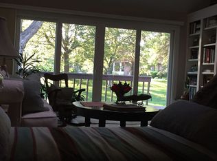 1099 Ivy Hill Dr, Mendota Heights, MN 55118