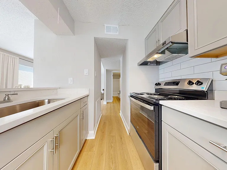 Gulf View Apartments — Photo 78
