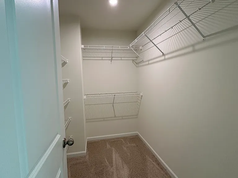 317 Bay St — Photo 10